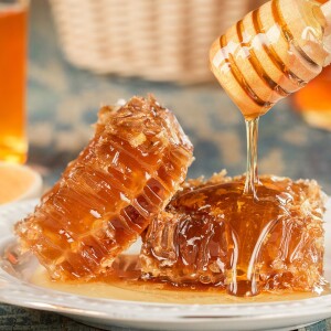 Buy Pure Eucalyptus Honey Online – Benefits, Uses, and Why It’s Special