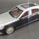 Exclusive Alloy Metal Die-cast Car 1:24 Rolls Royace Diecast Metal Pullback Toy car with Openable Doors & Light, Music